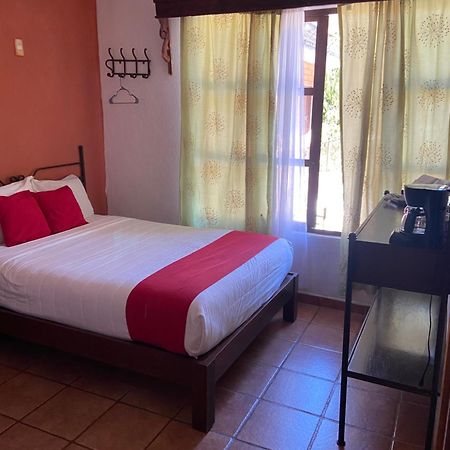 Hotel De Cervantes San Sebastián del Oeste Zimmer foto