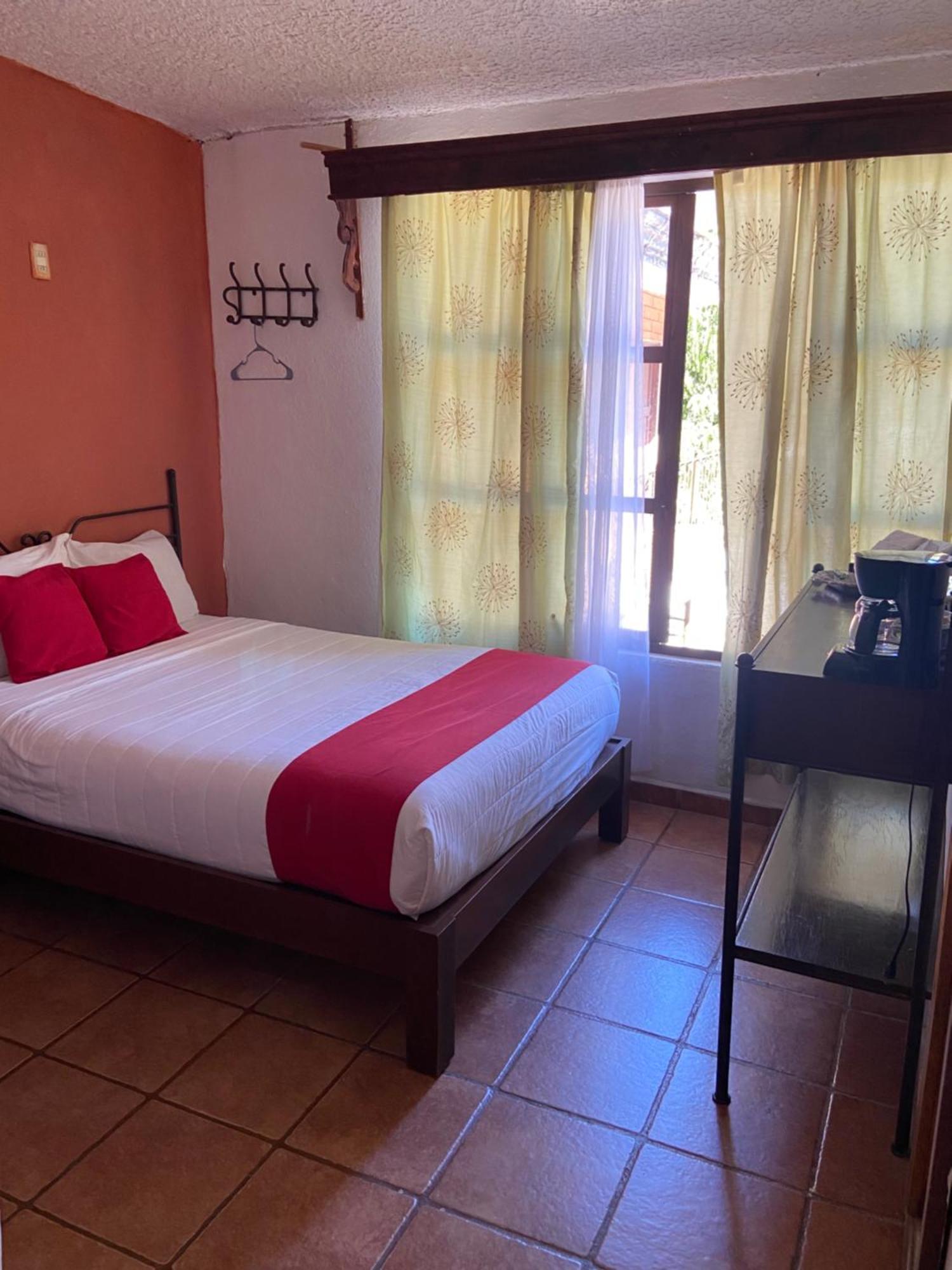 Hotel De Cervantes San Sebastián del Oeste Zimmer foto